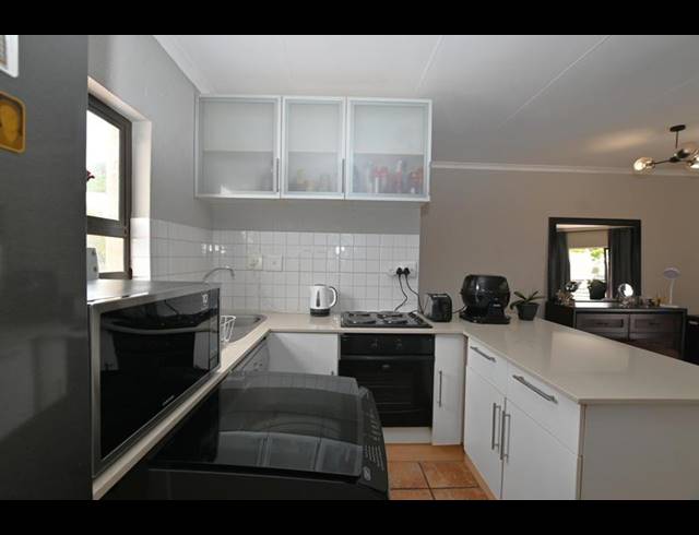1 BEDROOM PROPERTY TO RENT IN PAULSHOF